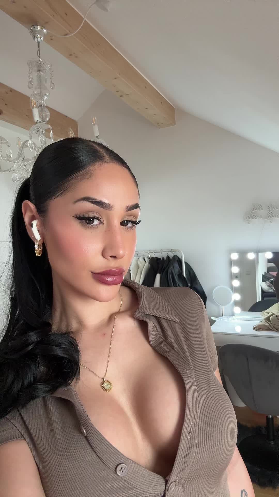 @Selinesra