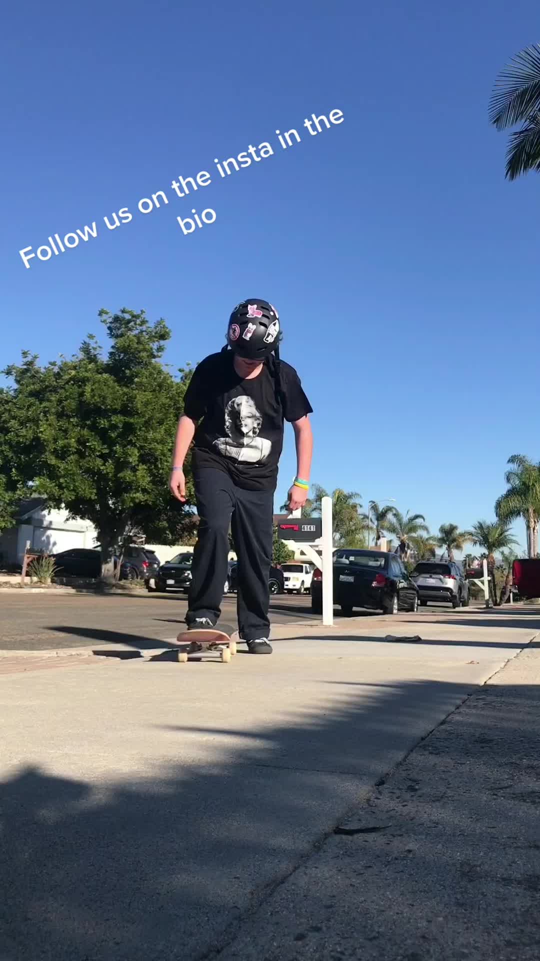 @Cracked Skateboarding
