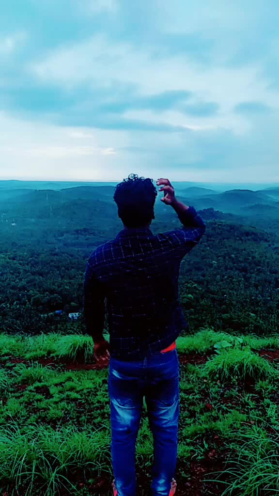 @akshaii