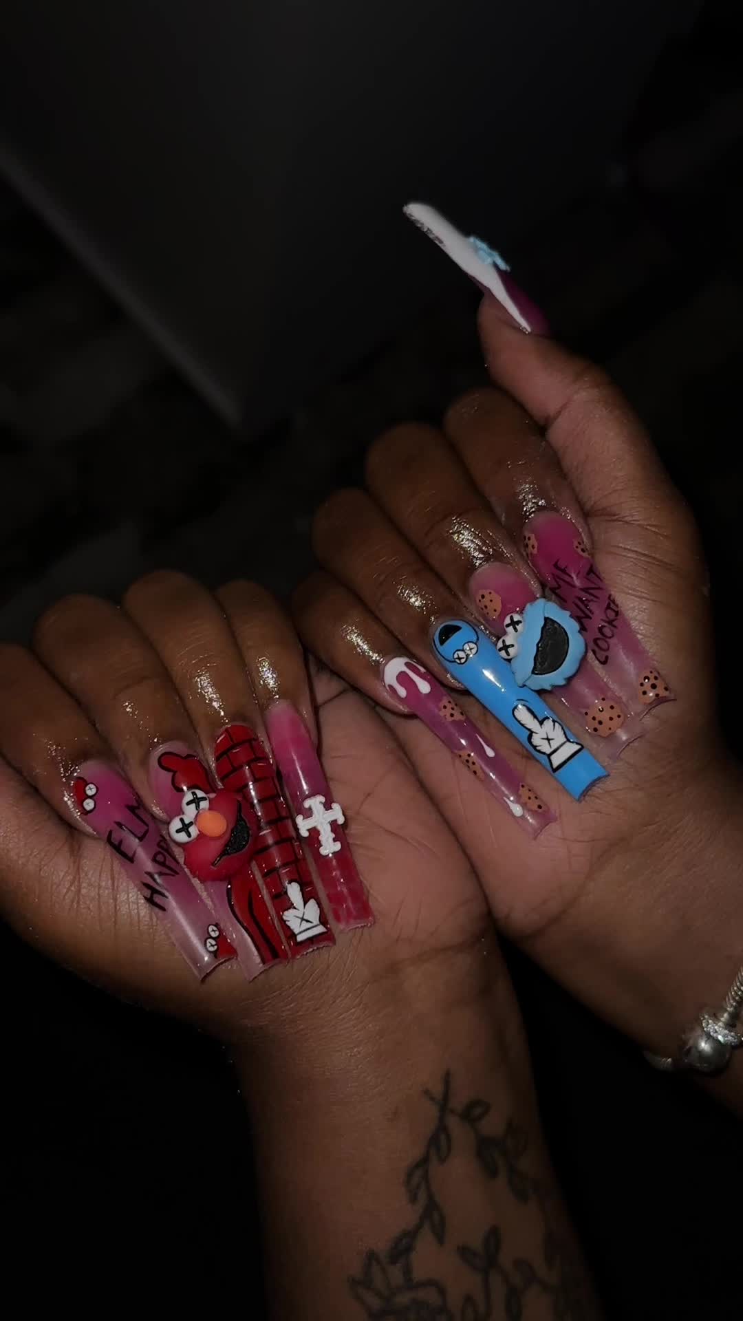 @yanasglamshop
