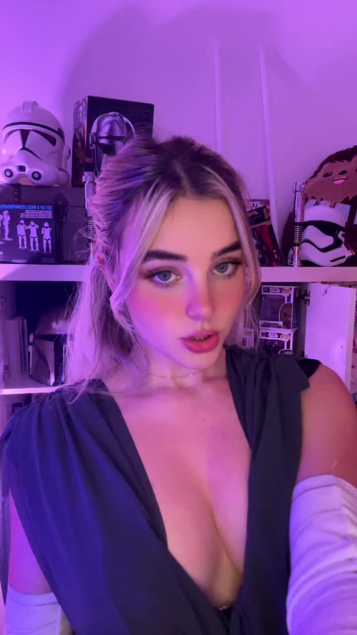@StarWarsXStella