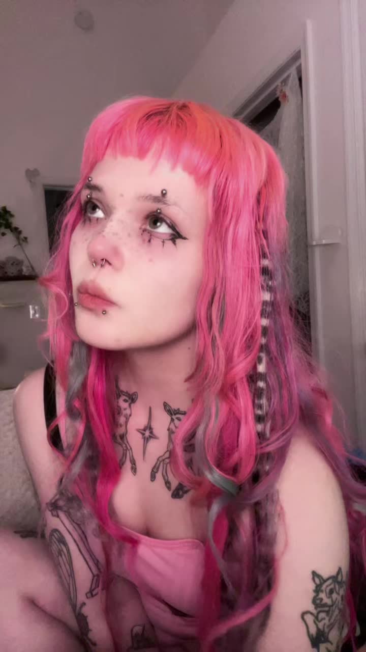 @kneesock