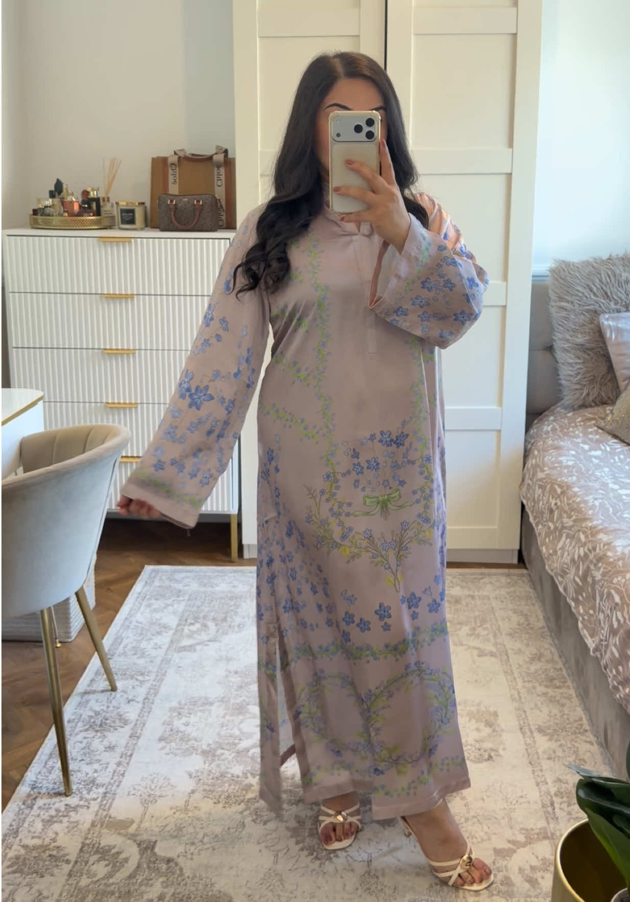 @Aina__couture