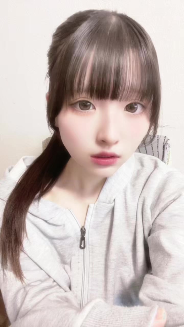 @ゆりな