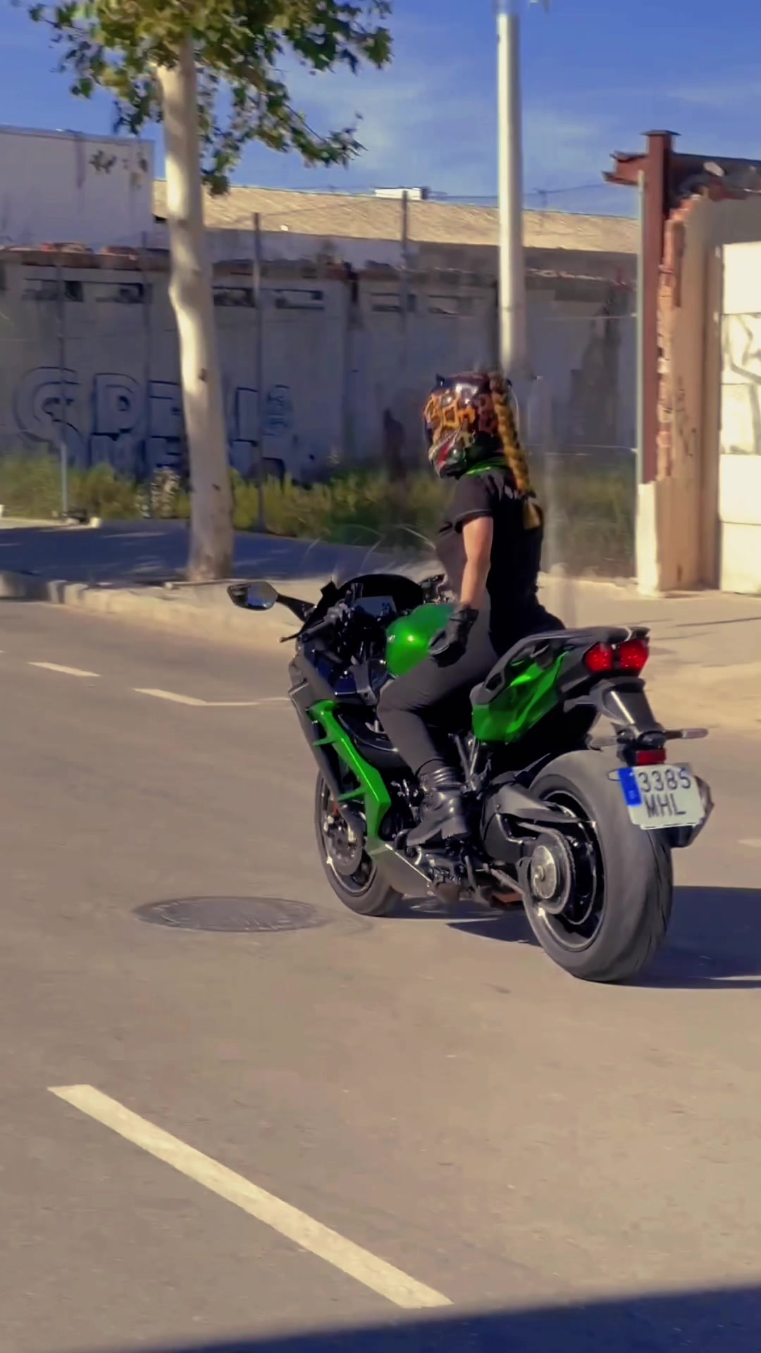 @ridergirl_