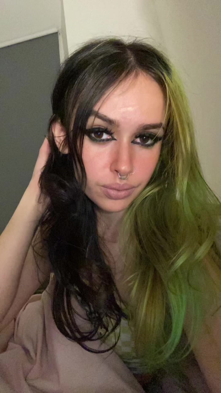 @rachel👽🖤
