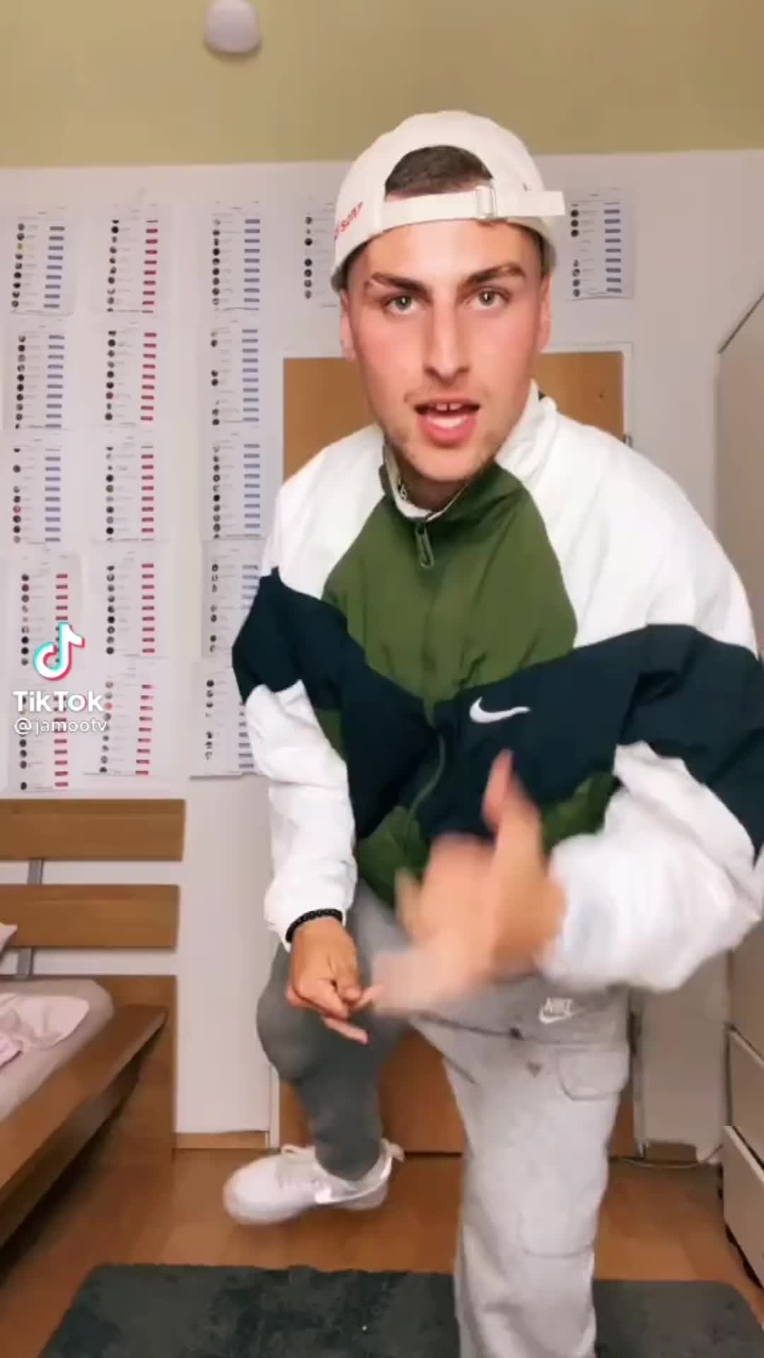 @Teamjamoo