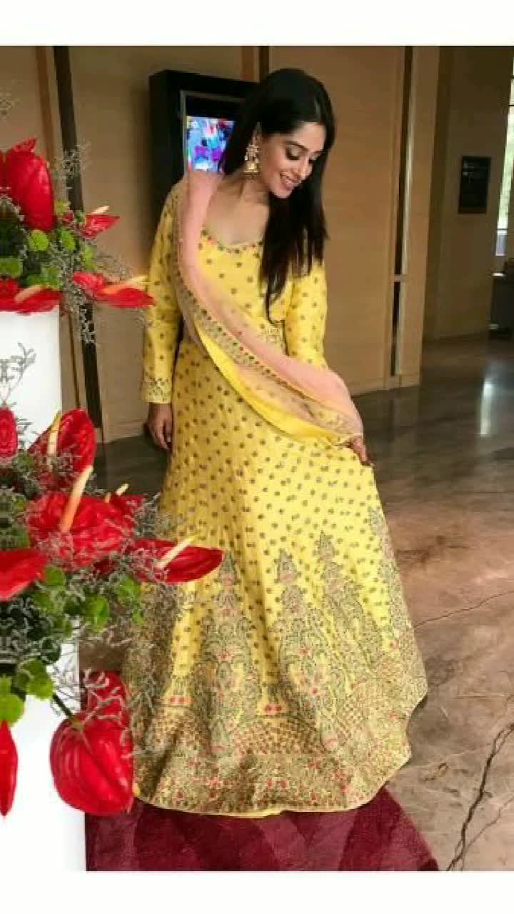 @zoya khan