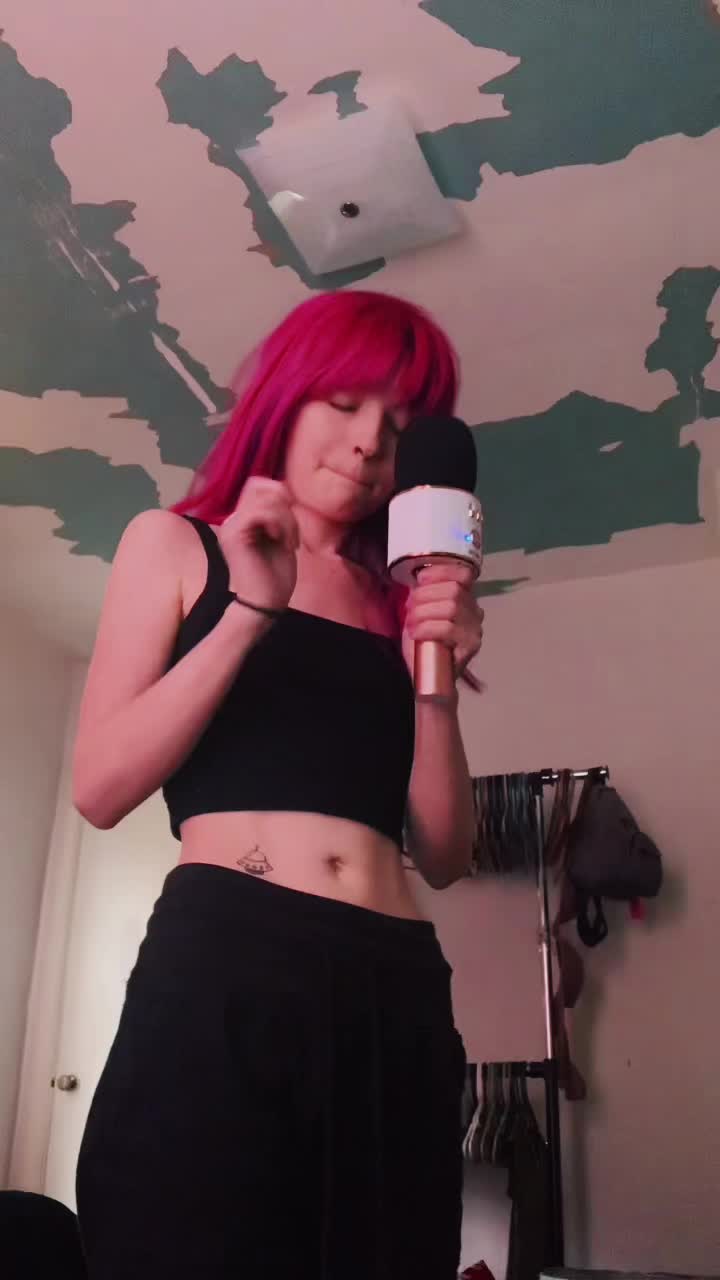 @alyx louise