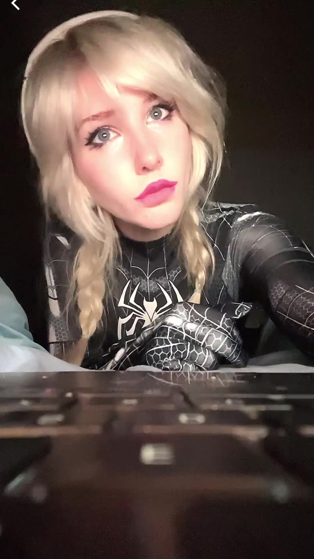 @theellastella