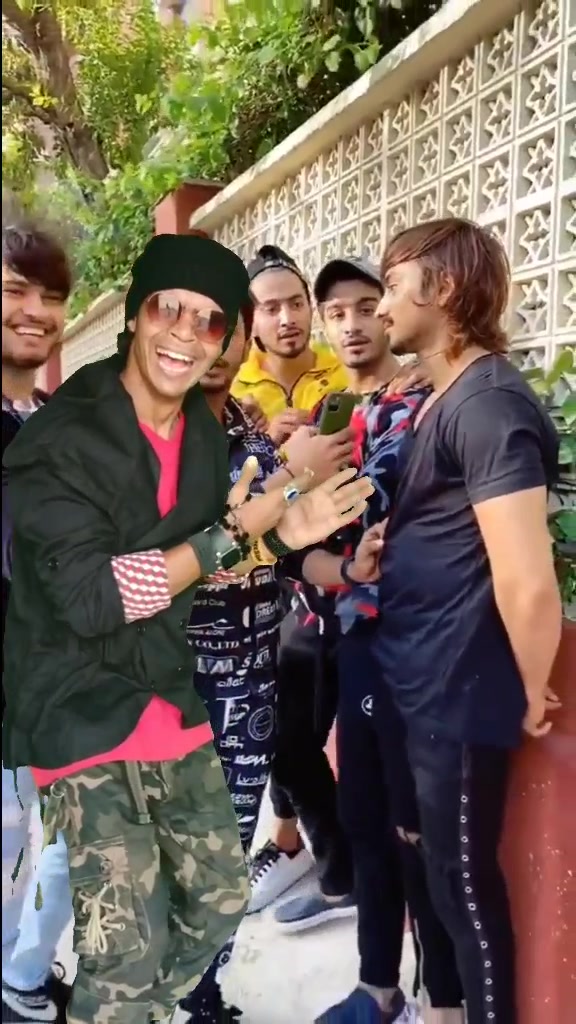 @Baad mein sabko follow kar dun