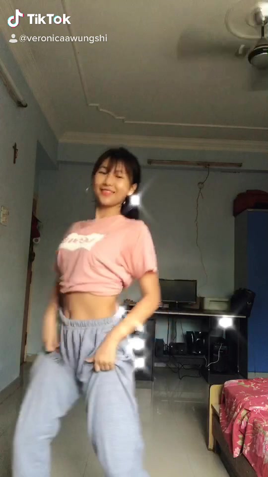 @Veronica awungshi