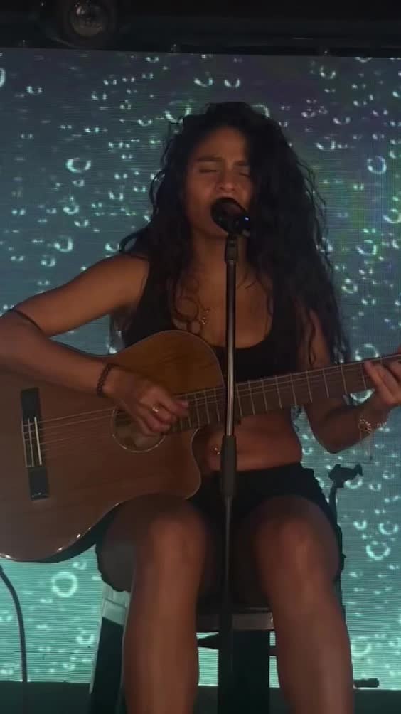 @yessieonstage