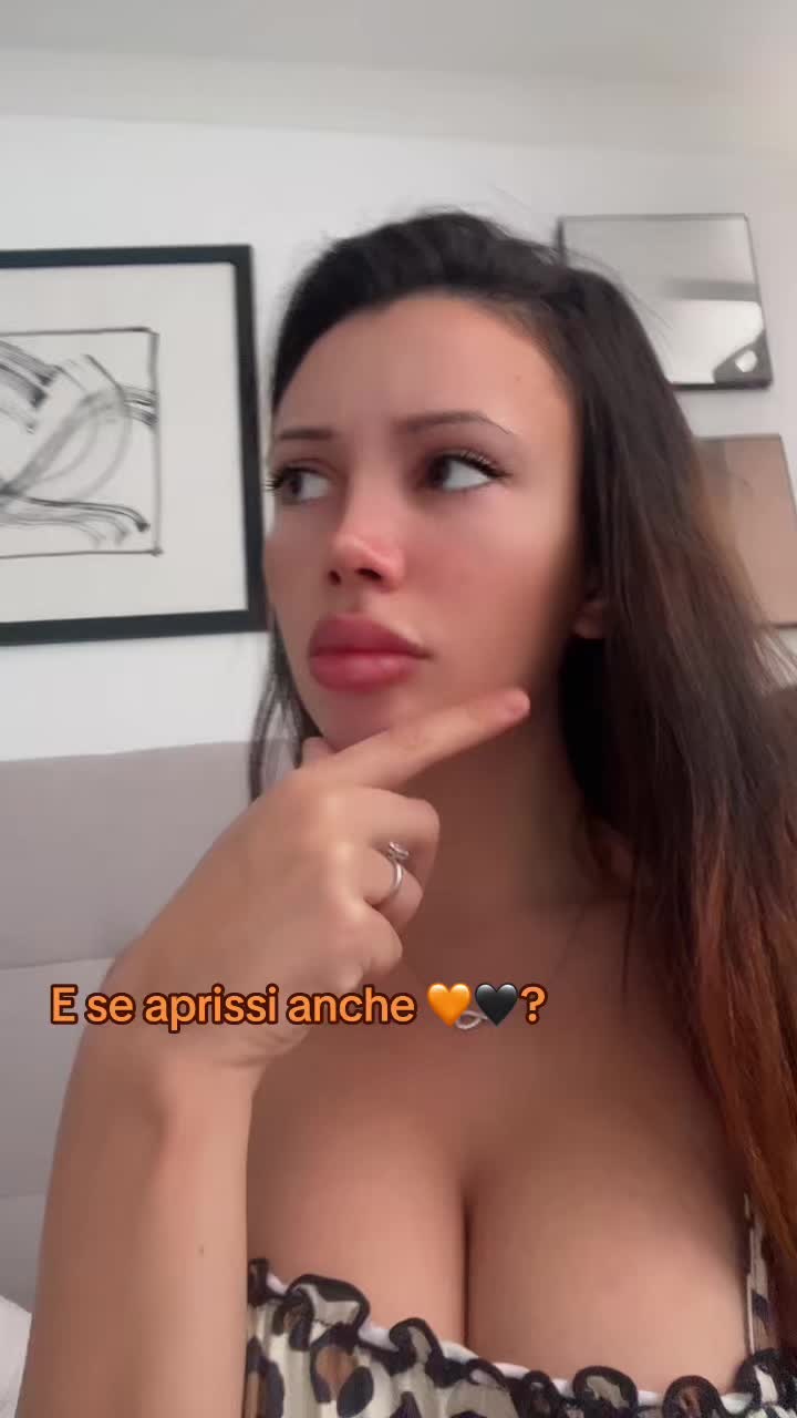 @lizqueensurace
