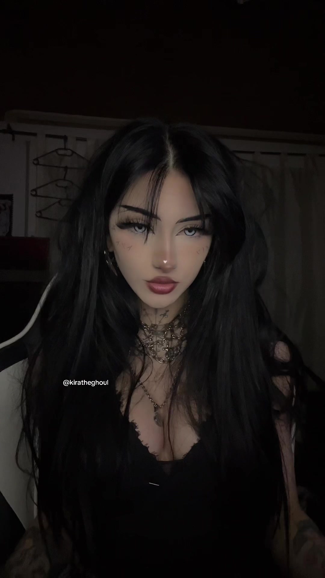 @♱ 𝓚𝓲𝓻𝓪 ♱