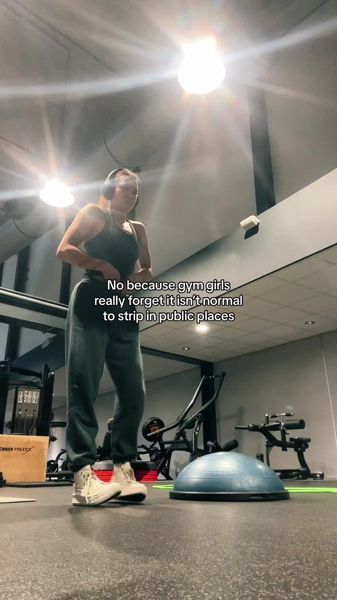 @Nuria | BOULDERING & GYM