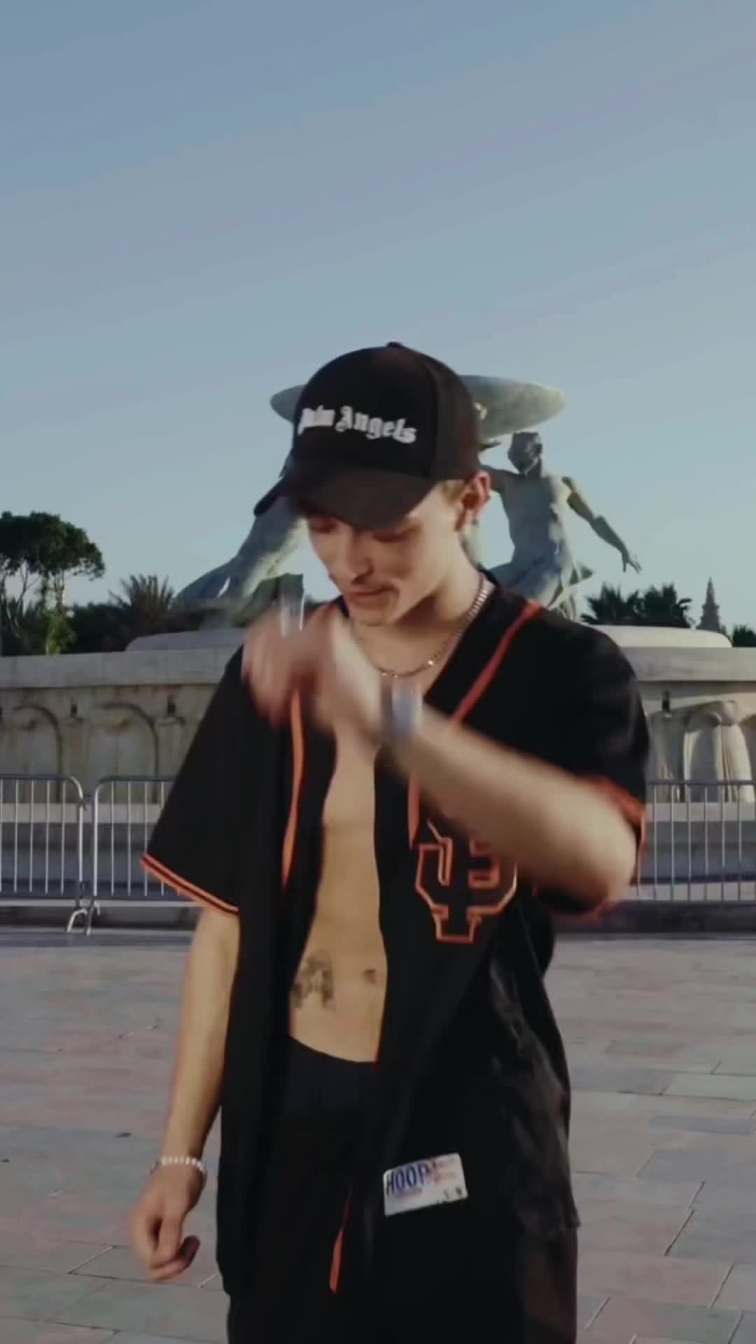 @Young $hawn ๐จ๐ฝโ๏ธ