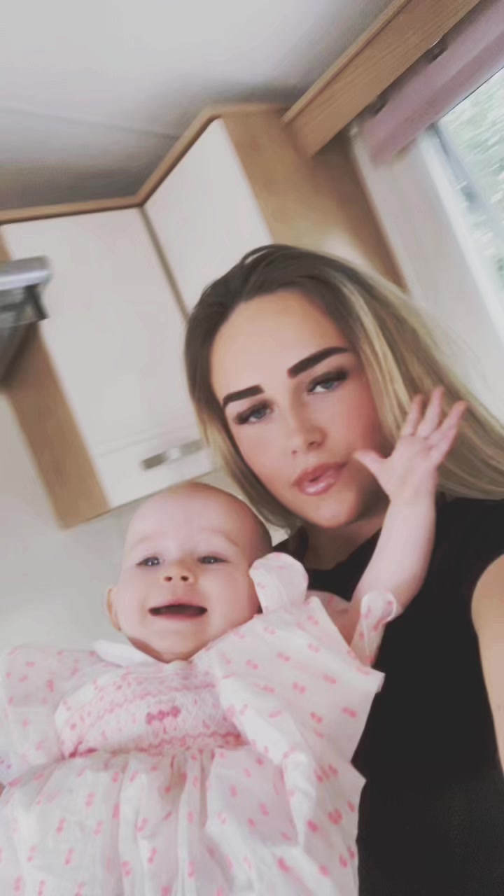 @Elliemaycawley1
