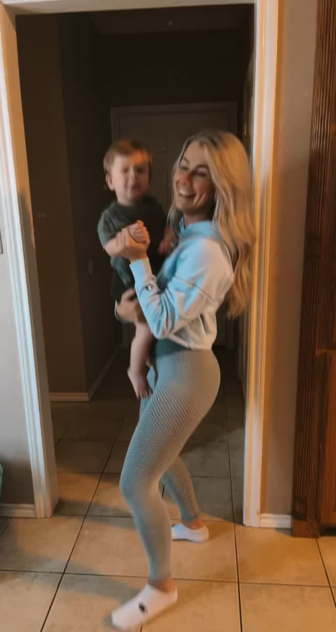@Laceybarbieee