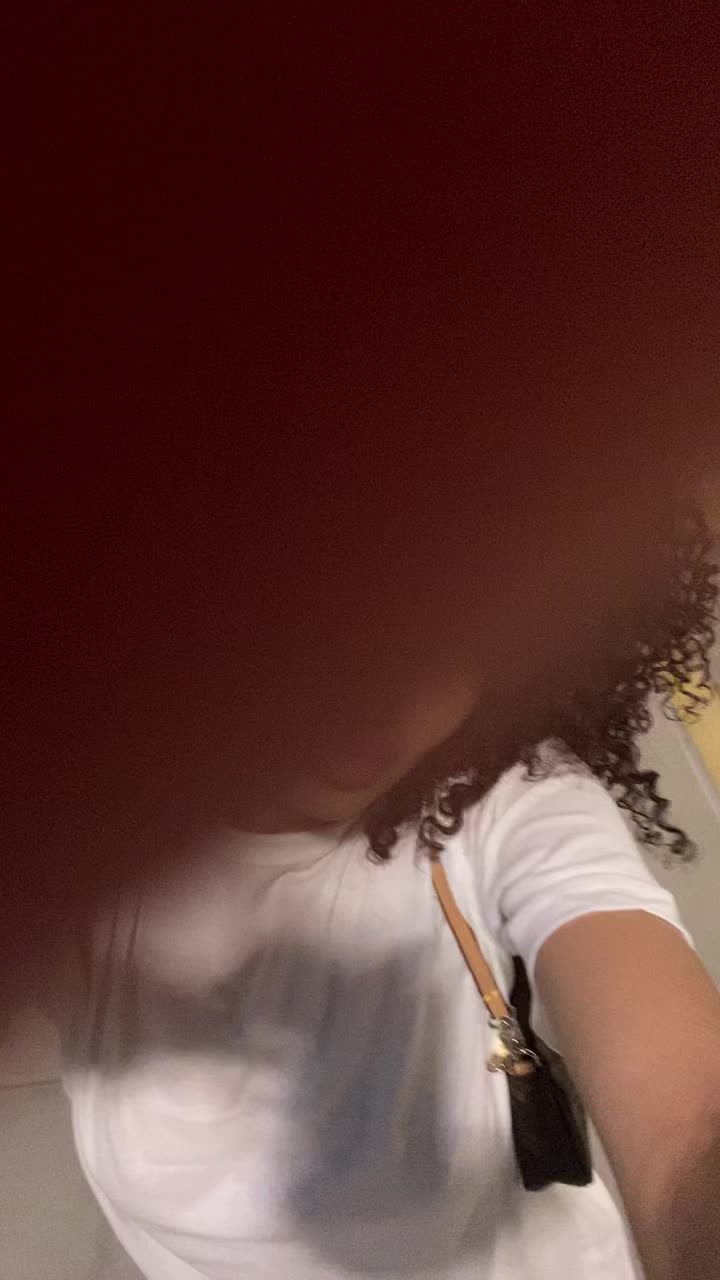 @loralvy