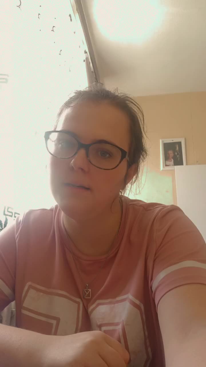 @Ellienka
