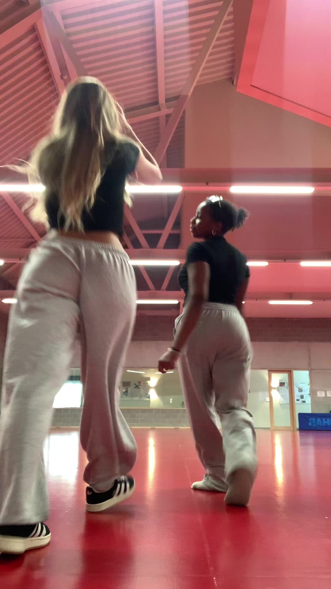 @Mai