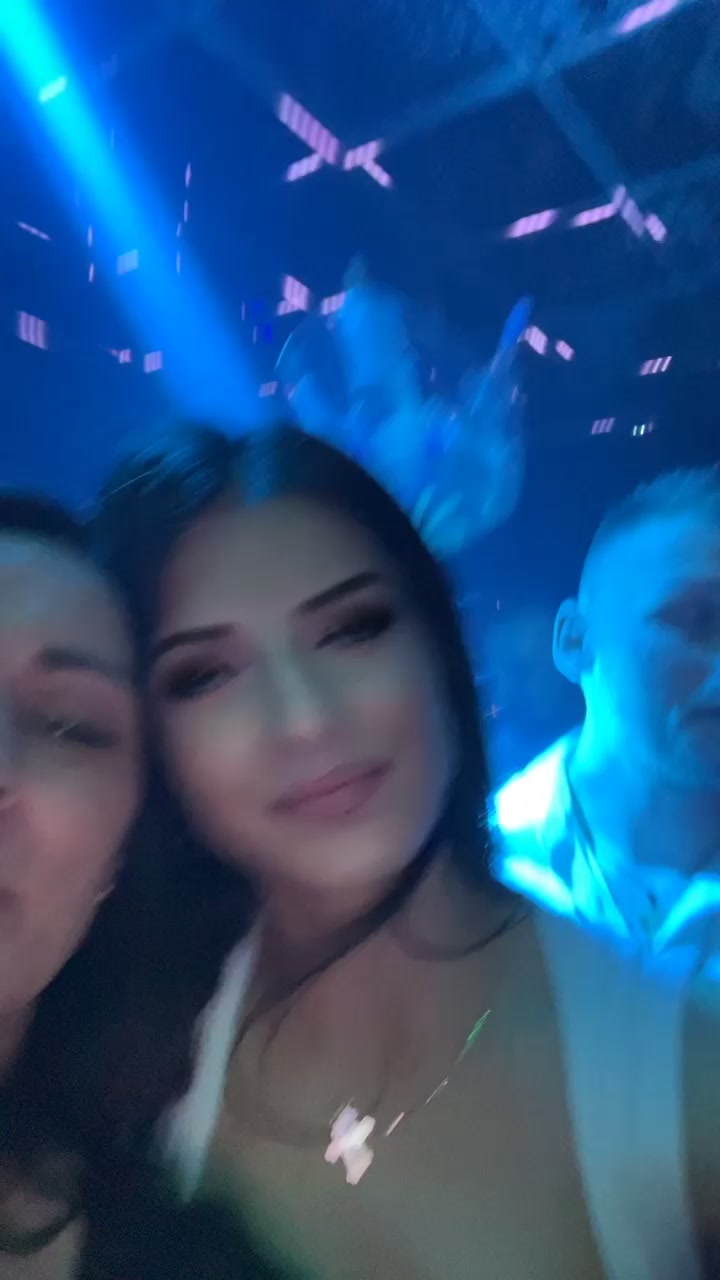 @anavic1000