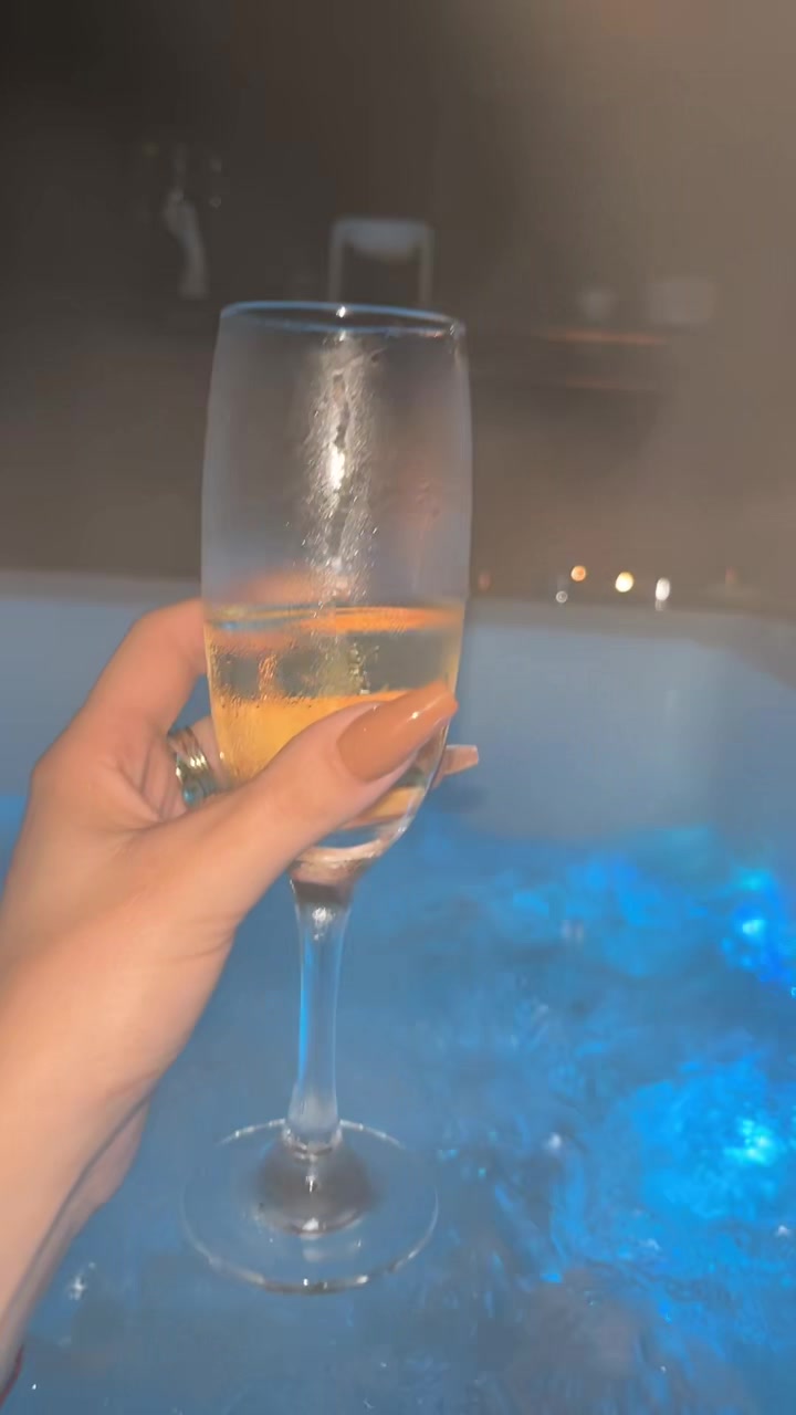 @Anele ✨