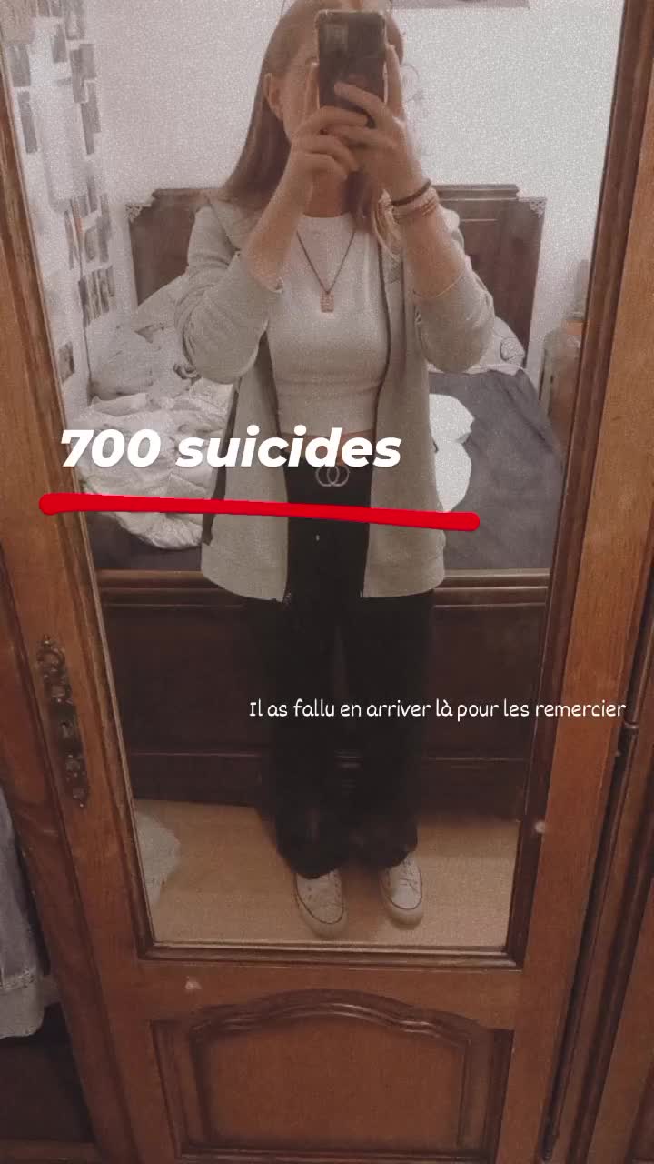 @𝒞𝒽𝒶𝓇𝓁ℴ𝓉𝓉ℯ 🤍