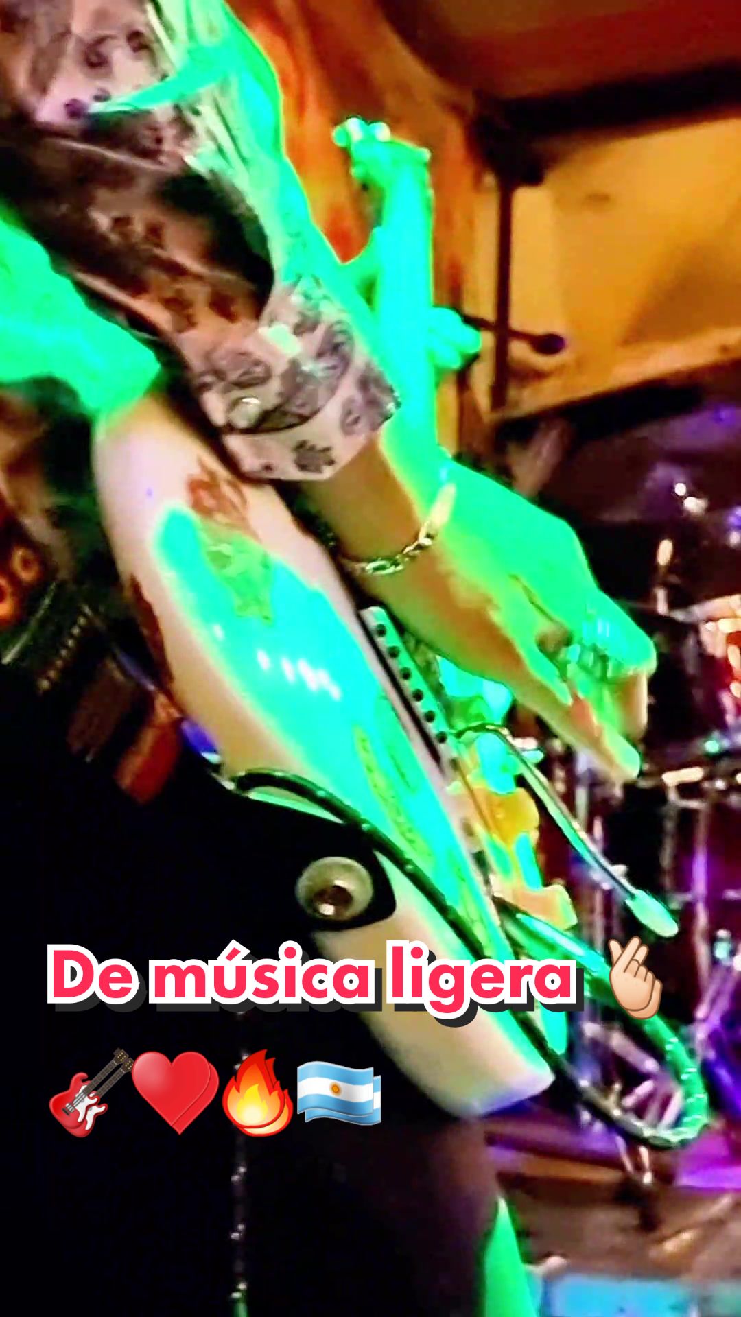 @Víc Gitarre 😎🎸