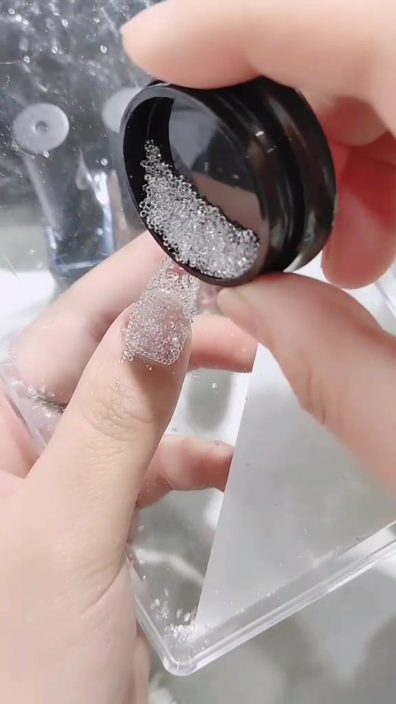 @Hinails