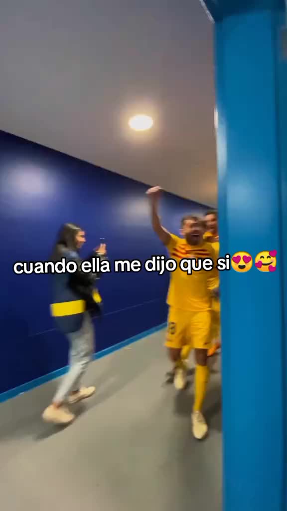 @Hernández