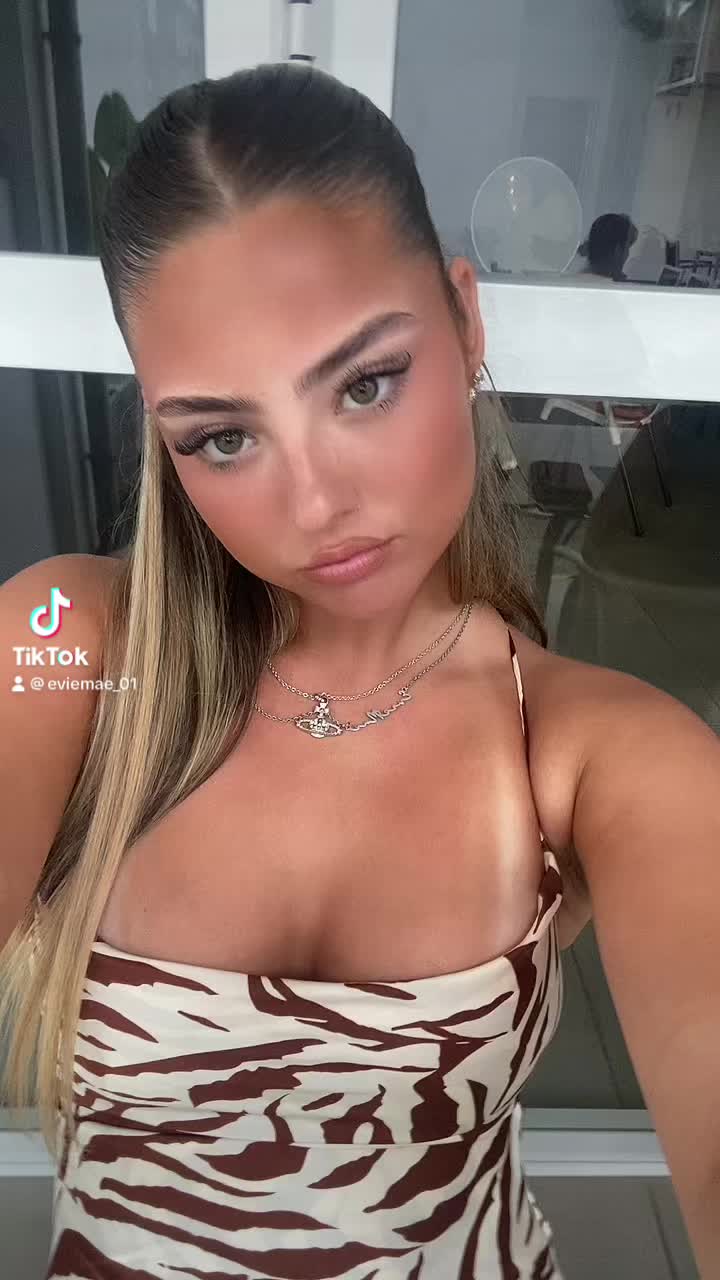 @Evie-Mae x