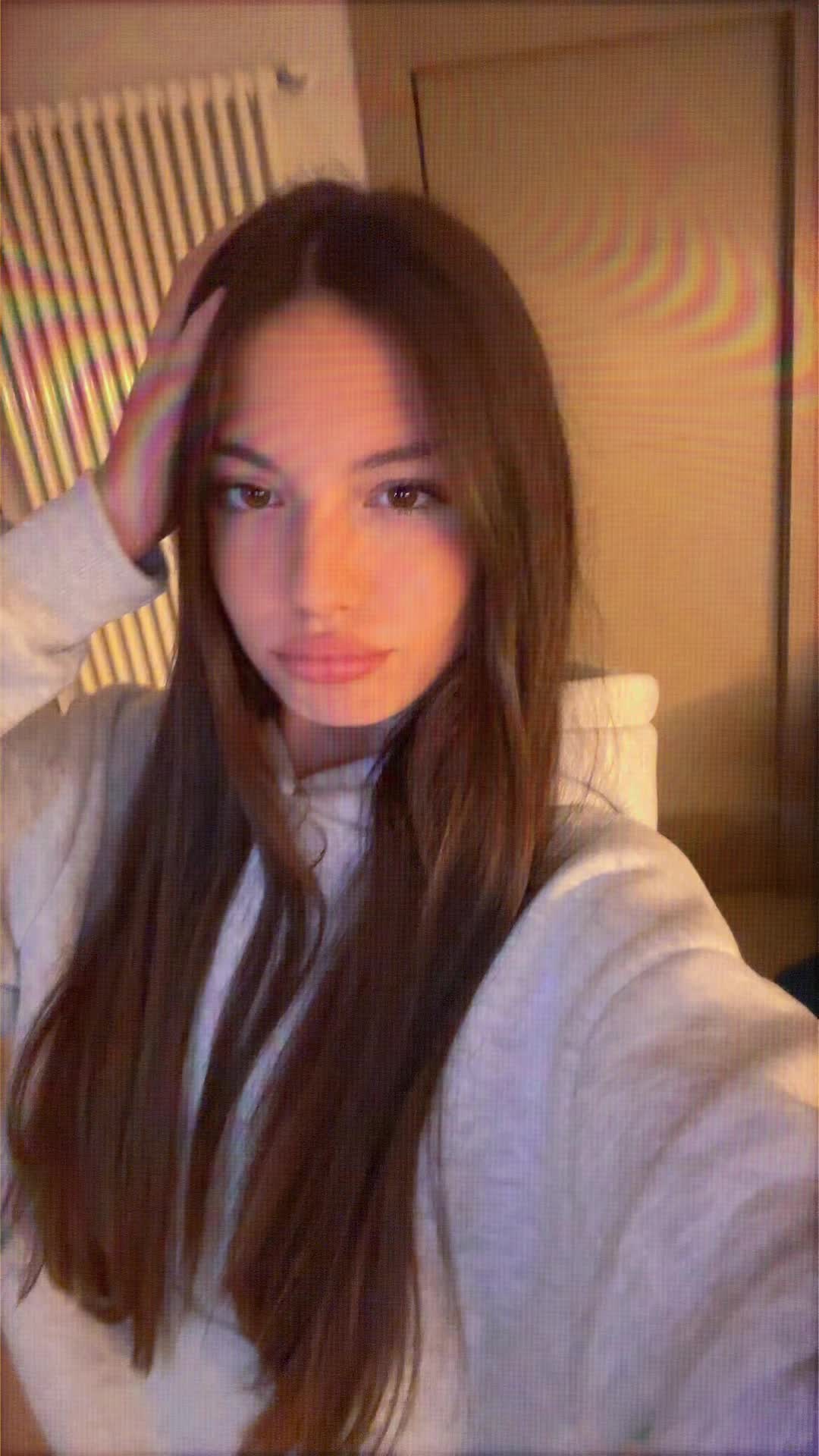 @V🌟