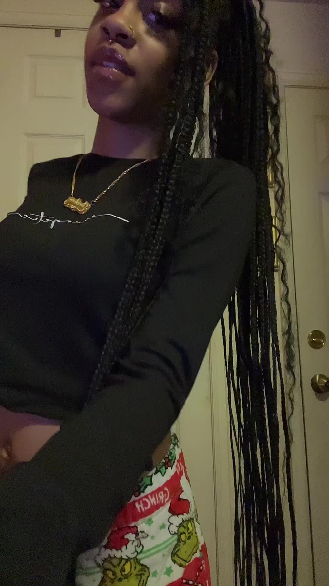 @datgirlchar💰