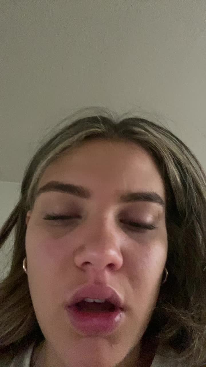 @ellienaone