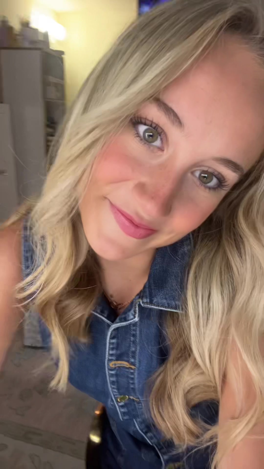 @elliewilliams