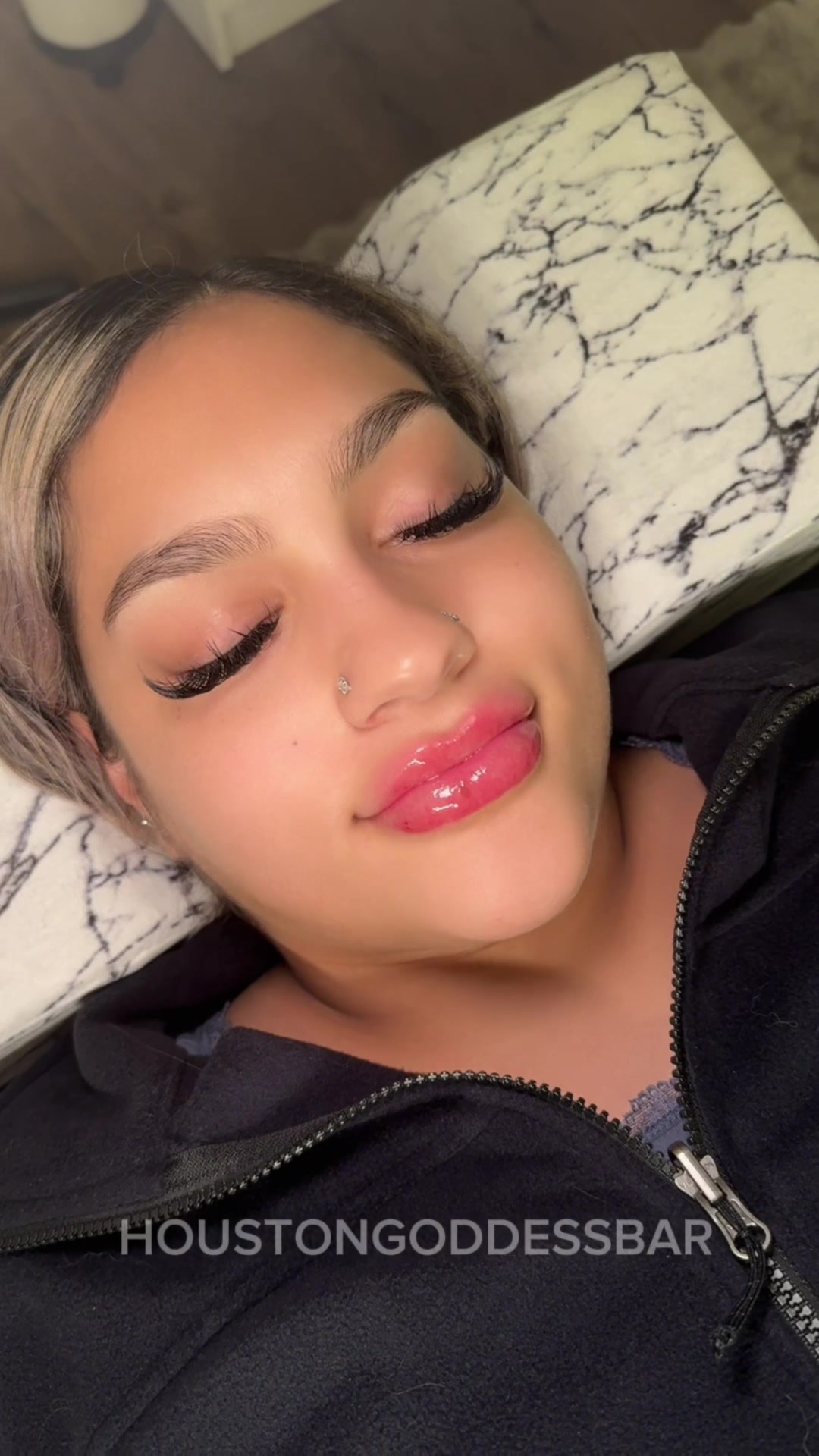 @THEE LIP MUSE