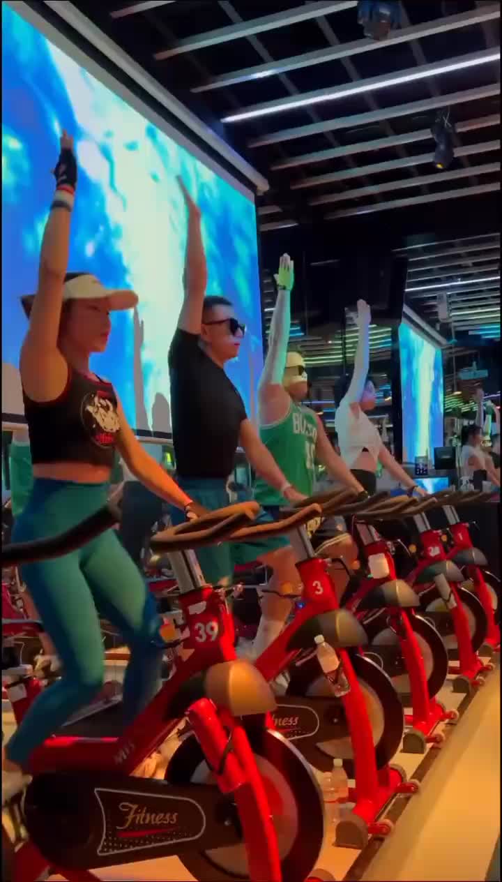 @funny dancer