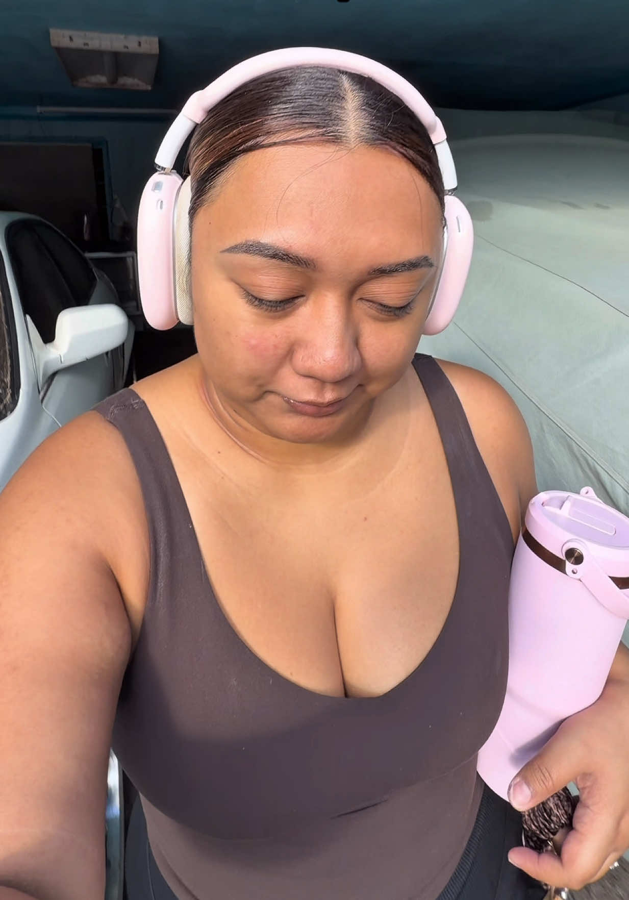 @KYLA SAVEA <3