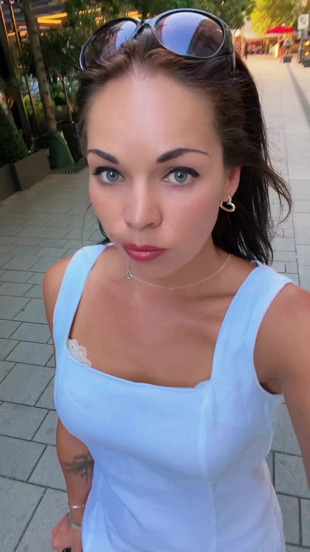@S&aacute;ra Pongr&aacute;cz