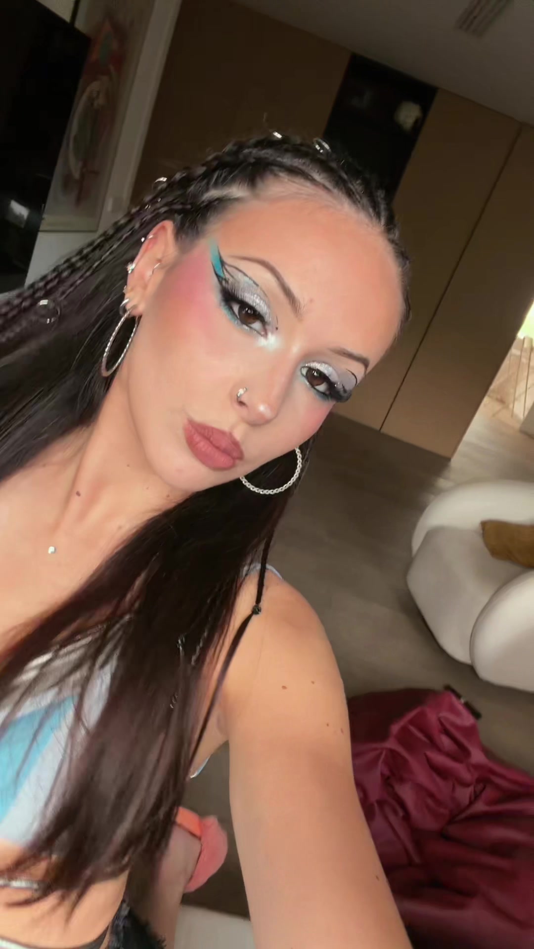 @🐰