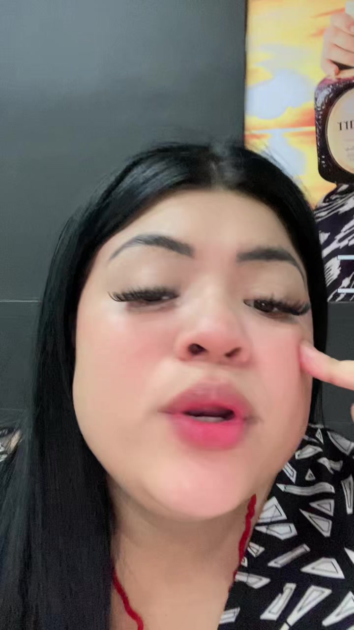 @Elenabrachocambar