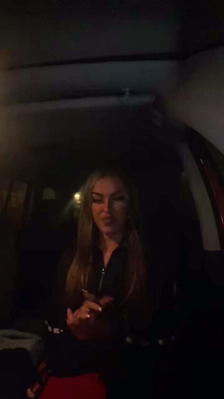 @Carol_laZafiro