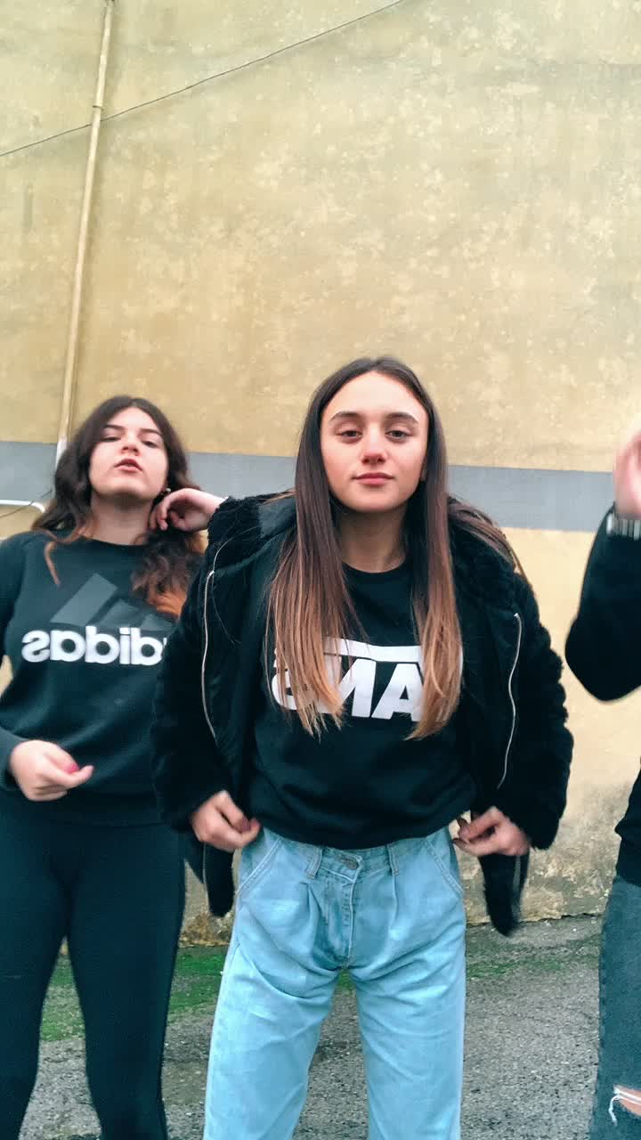 @_3.girls._