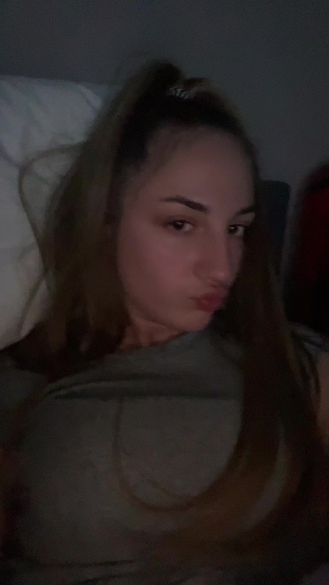 @🍒😮&zwj;💨
