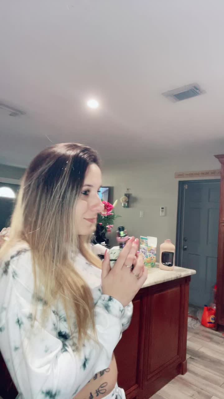 @Leana