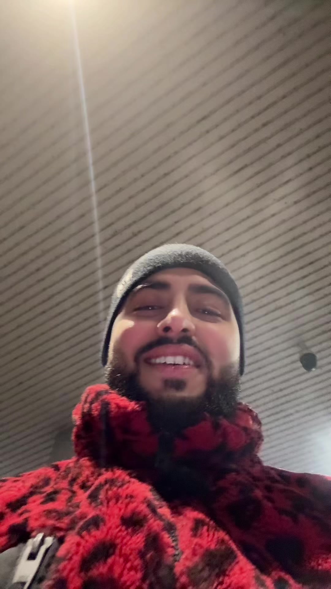 @أيمن
