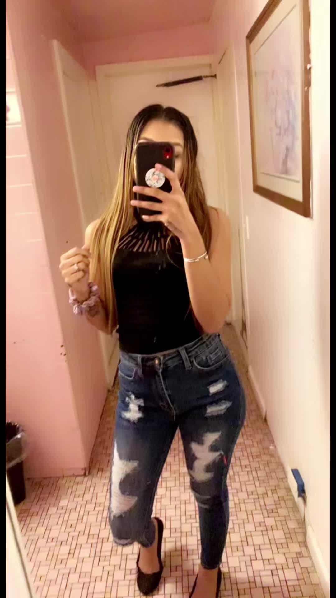 @Marissa_a_khan
