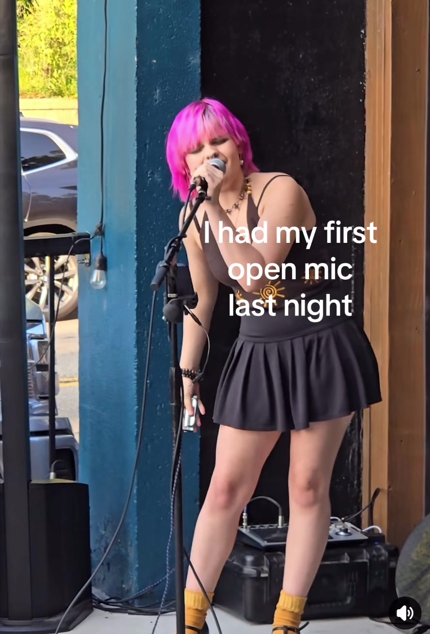 @Emi 🏳️&zwj;🌈